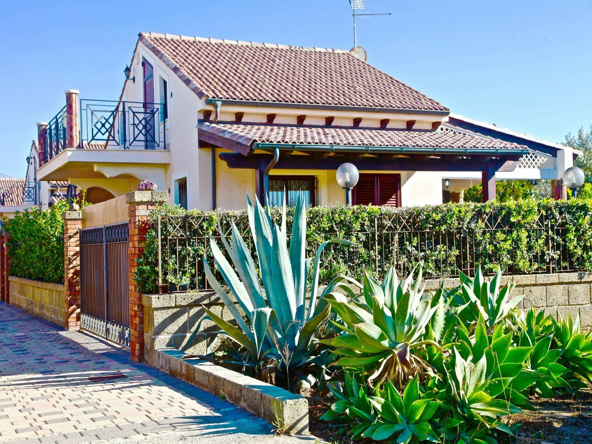 Villa Amare Campofelice Di Roccella Exteriör bild